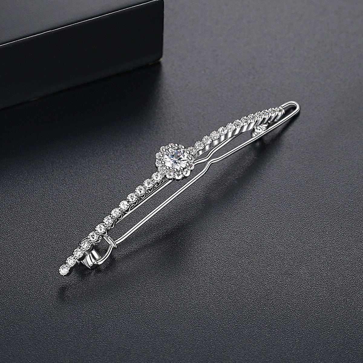 Simple temperament female hairpin