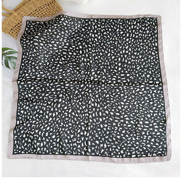 Simple temperament small square
