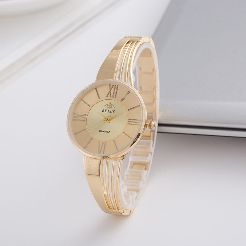 Quartzur med fashionable urrem