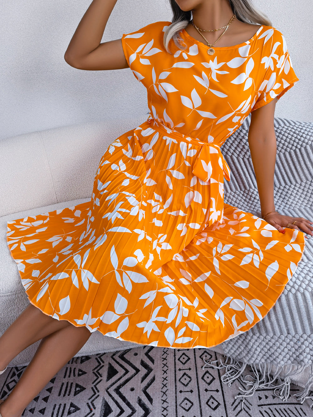 Women's Casual Leaf Print Short Sleeve Flowy Pleated Dress