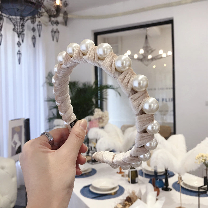 Queen's Pearl-Wrapped Gold Velvet Broad-Brimmed Headband Headband