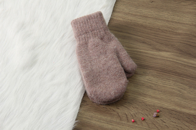 Full finger thick woolen gloves