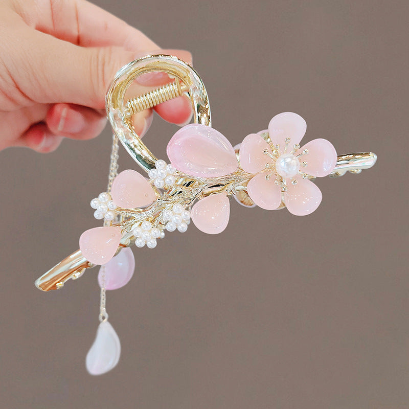 Fashionable Tassel Flower Grab Clip For Women
