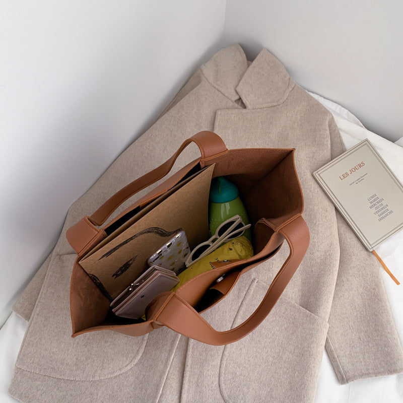 Retro Hong Kong style handbag