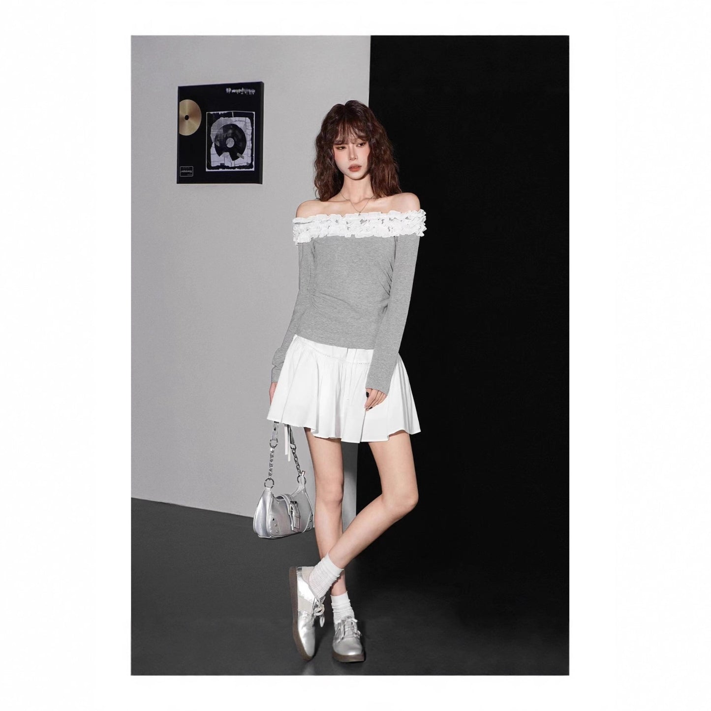 Womens Long-Sleeve T-Shirt With A Collarless Neckline And A Lace-Like Mushroom-Shape Trim