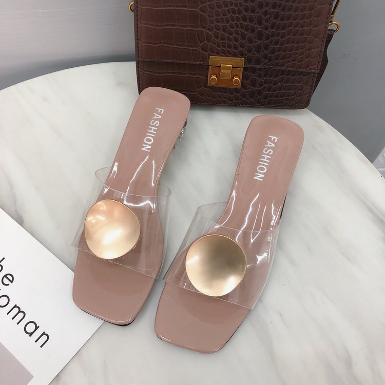 Outer wear female sandals with thick heels