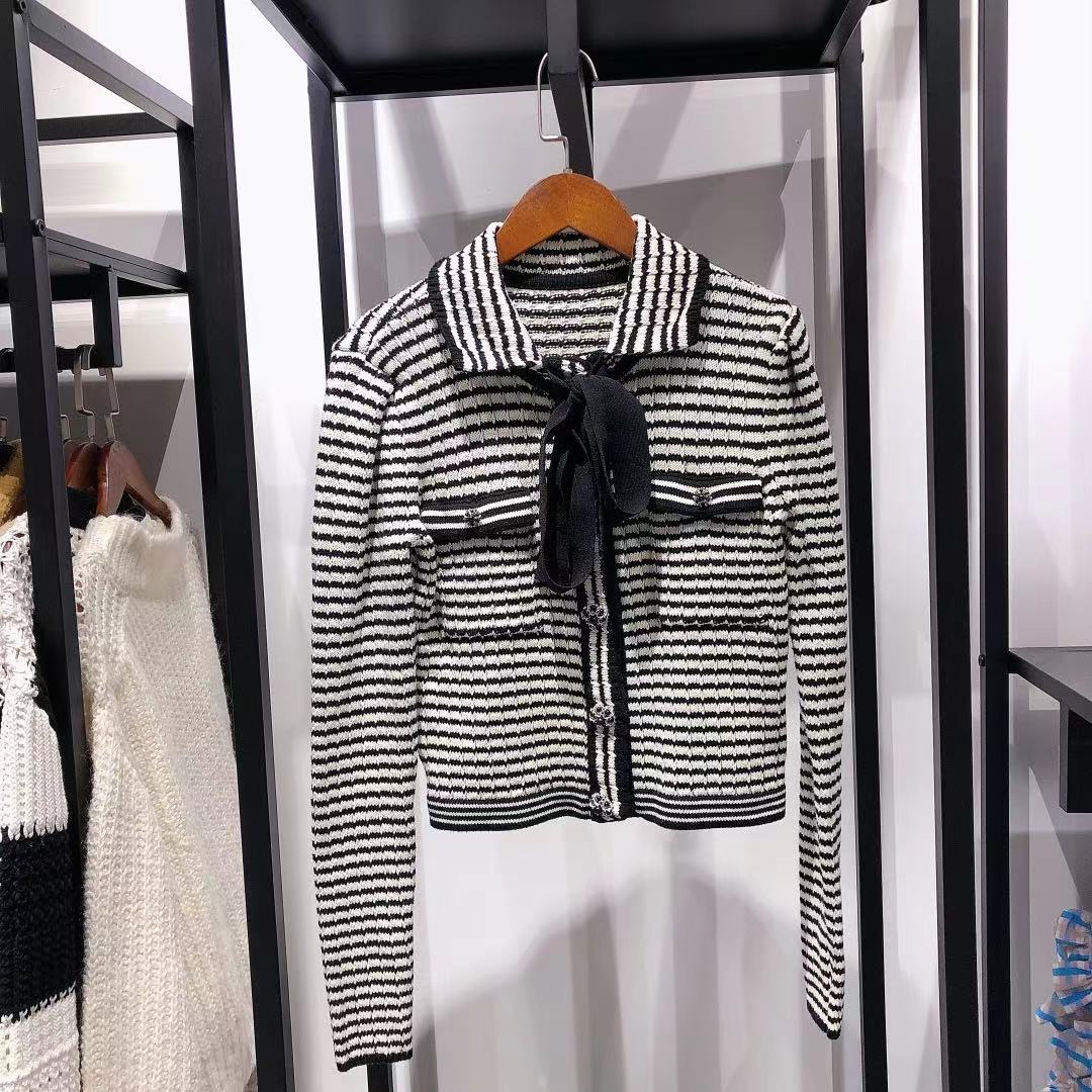 New Striped Crystal Buckle Slim Bow Knitted Skirt
