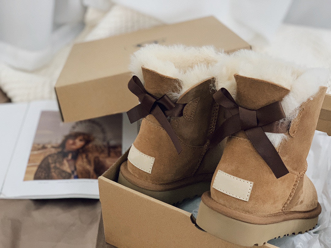 Sheepskin Snow Boots With Single Ribbon For Warmth