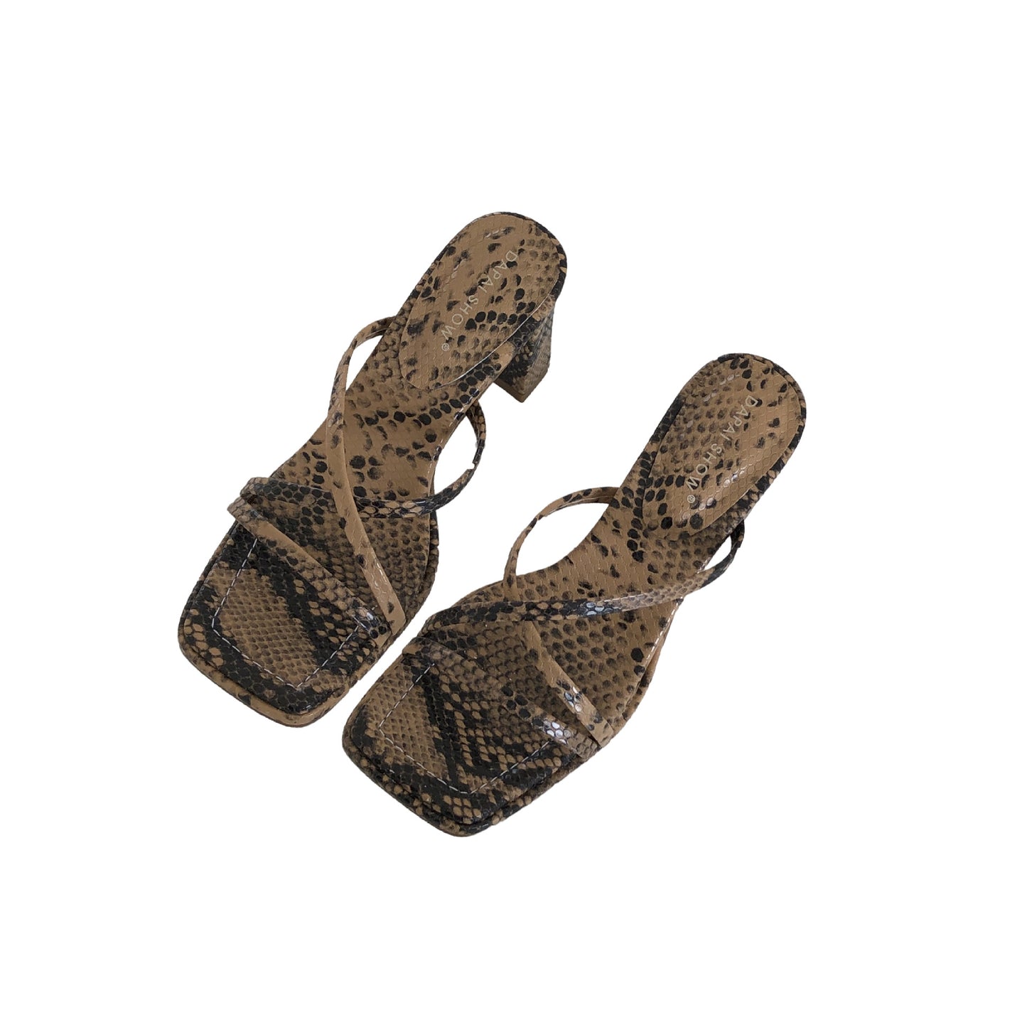 Medium heeled Roman shoes