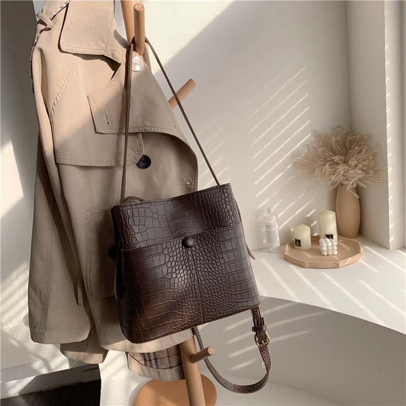 Vintage portable bucket bag