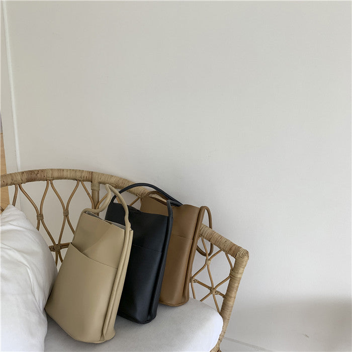 Simple shoulder bag
