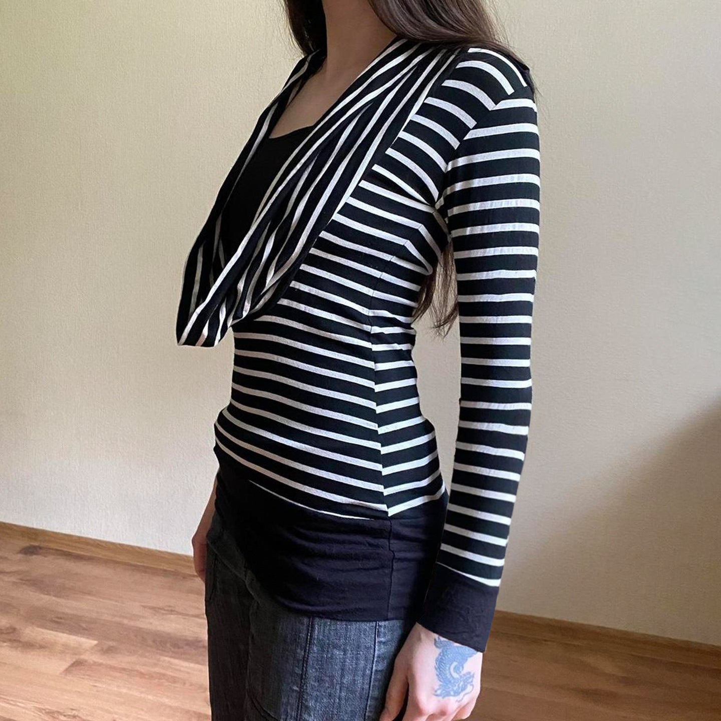 Stylish Minimalist Slim Fit Long Sleeve Top For Women