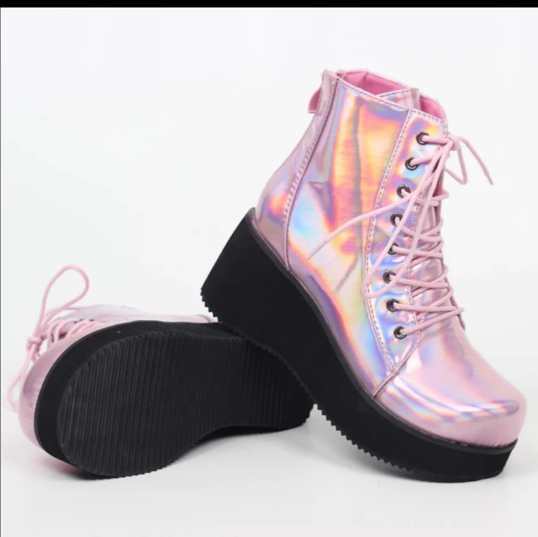 Women's casual shoes with high buckle