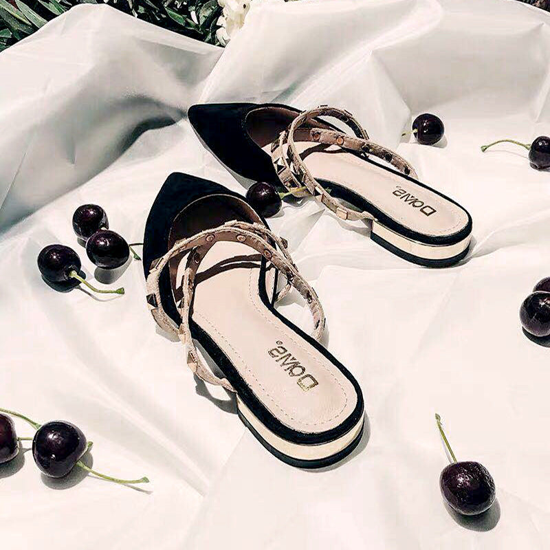 Casual Women's Pointed Toe Low-heel Rivet Sandals