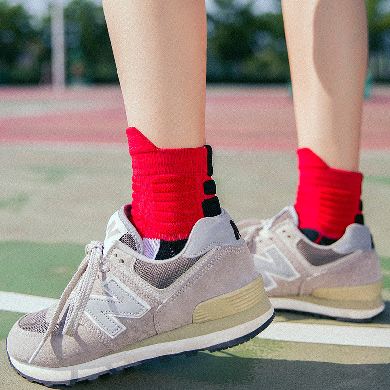 Middle tube basketball socks