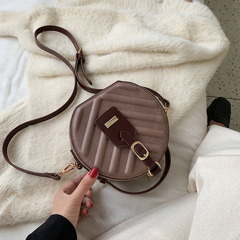 Embroidery thread shoulder bag