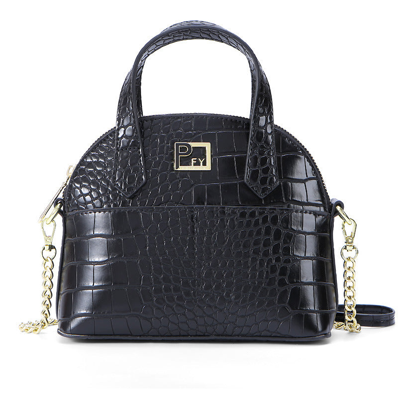 Large capacity shoulder bag