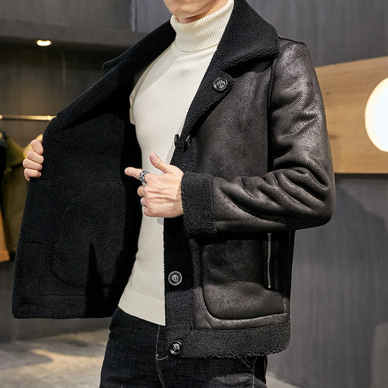 Wear a lamb fur coat on both sides