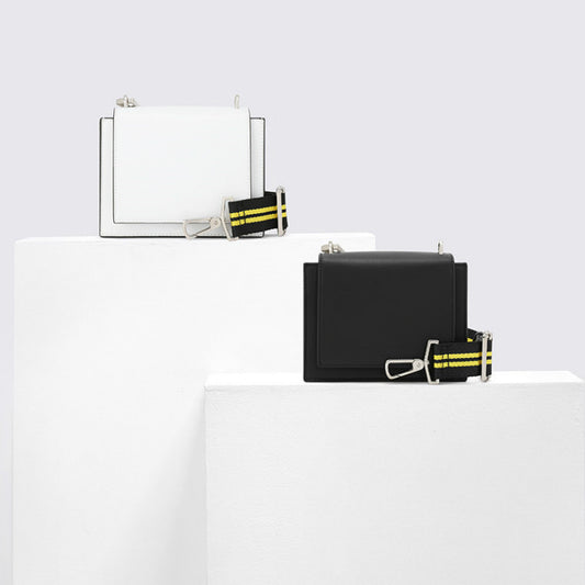Portable shoulder bag