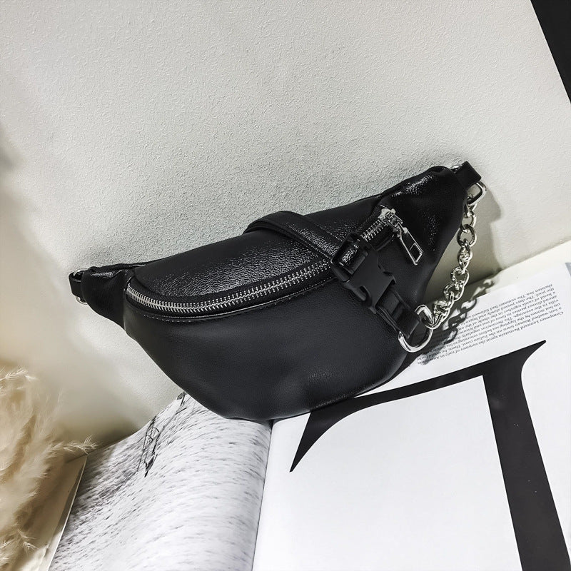 On the new pocket female summer new wave Korean version of the personality fashion chain chest bag simple wild Messenger bag
