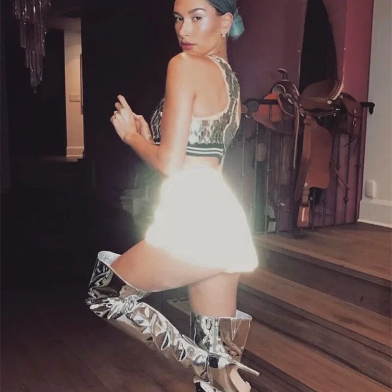 Reflective color-changing shorts