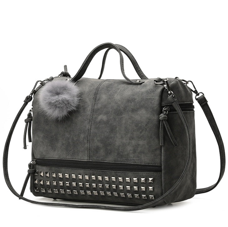 Autumn new women's bag pillow bag European and American fashion matte rivet big bag shoulder bag