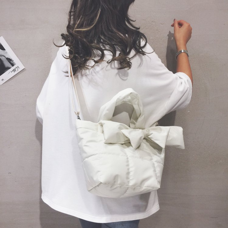 Women's Large Capacity Diamond Shaped Shoulder Bag