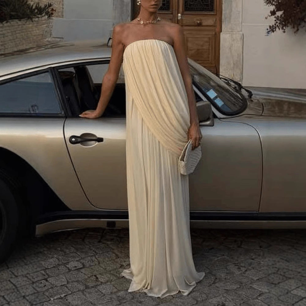 Simple Solid-color Tube Top With Pleated Figure-flattering Design And A Form-fitting Silhouette