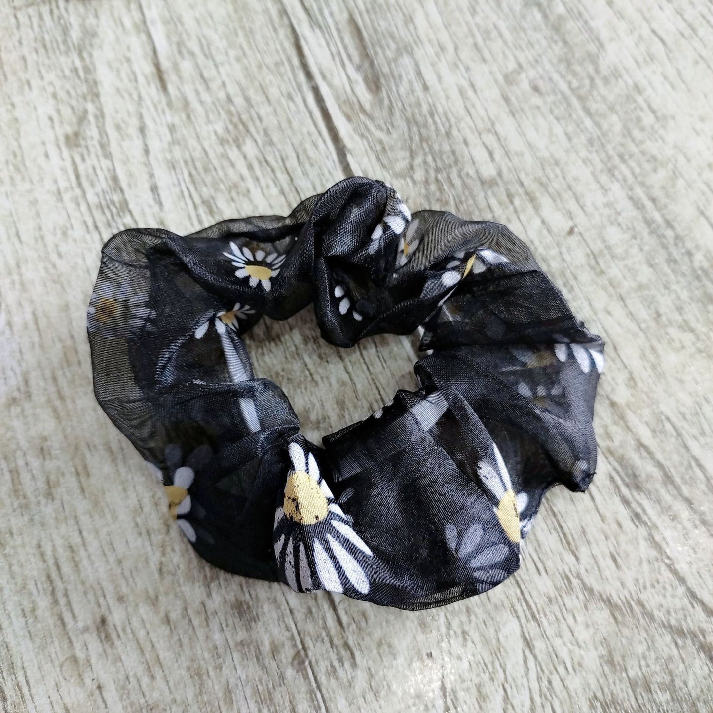 Small Daisy Large Intestine Ring Net Yarn Forest System