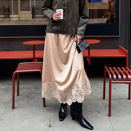 Dame Elegante Og Sofistikerede A-formede Nederdel Med Blondekant, Der Passer Til Alt