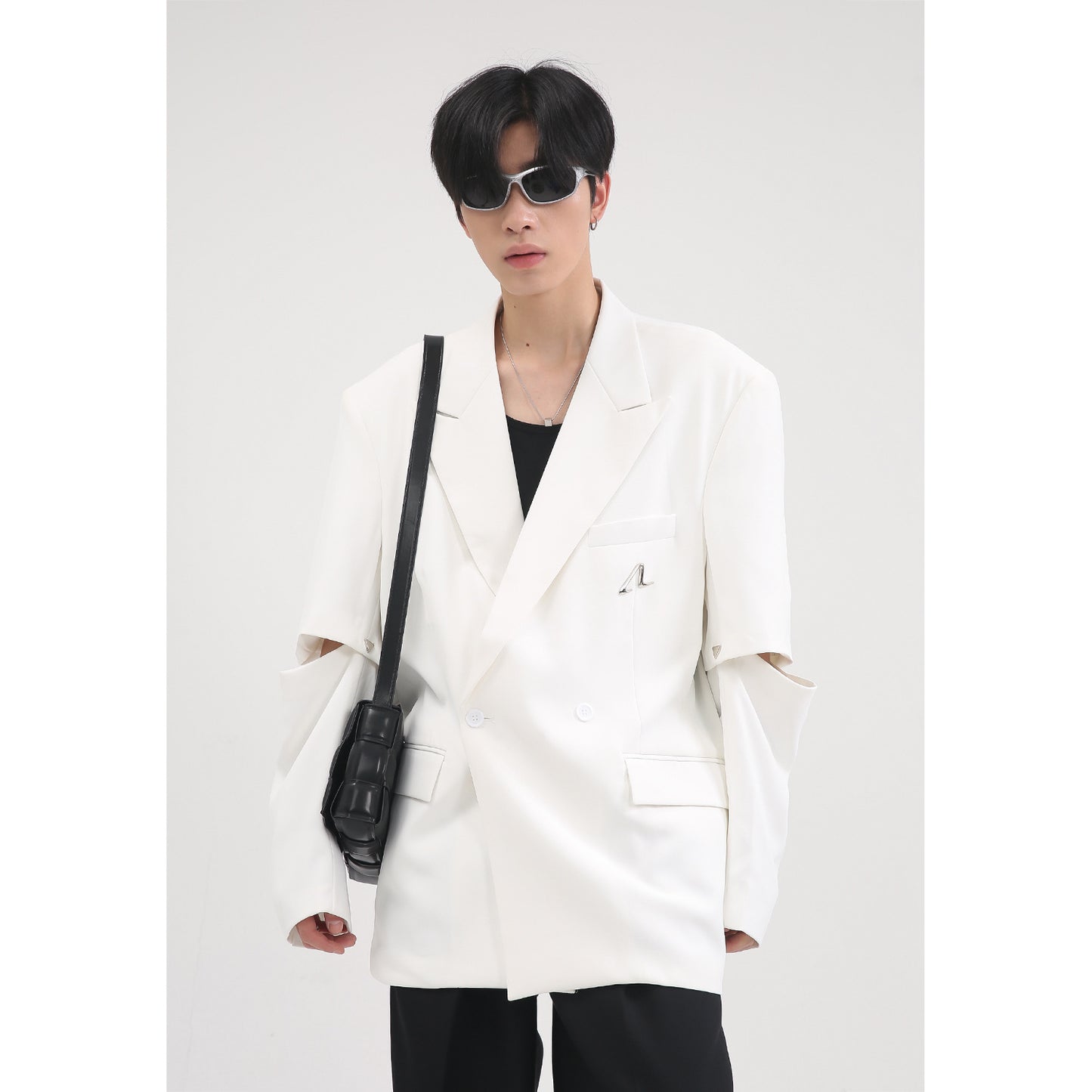 Metal Label Design Detachable Short Sleeve Padded Shoulder Suit