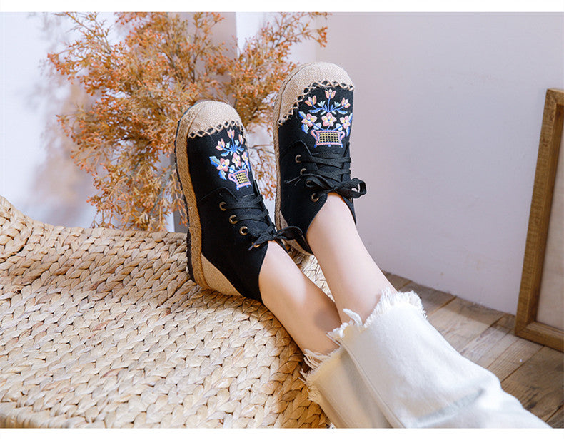 Women's Ethnic Style Embroidered Shoes Non-slip Flat Shoes