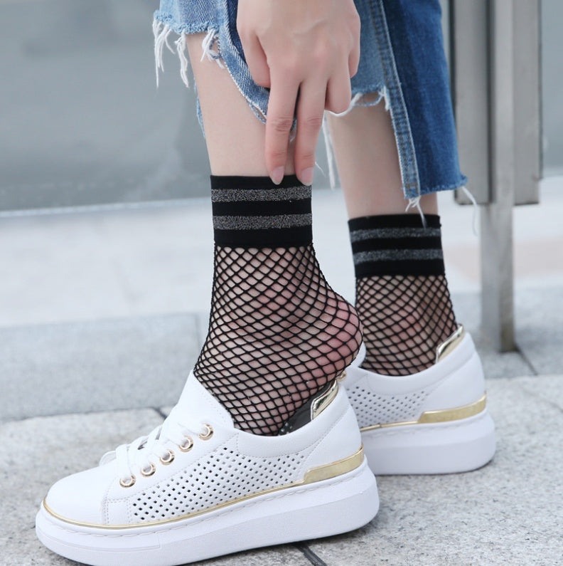 Purchasing the same paragraph silver wire parallel bars women's sports and leisure network socks socks piled socks spot black and white
