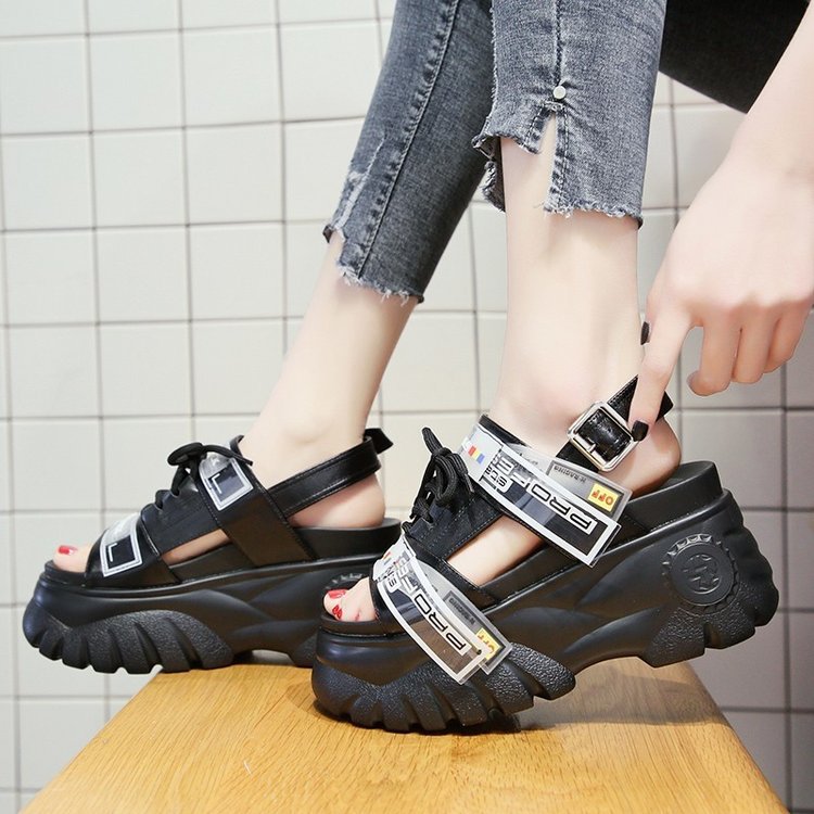 Increased inner sandals with platform
