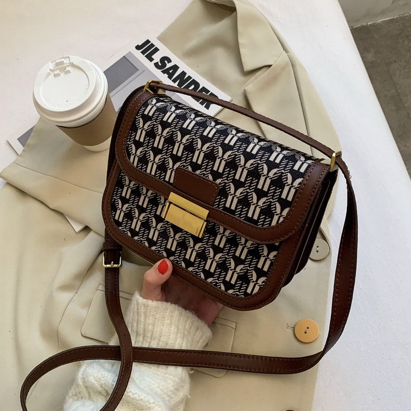 Fashion Messenger Bag One Shoulder Small Square Bag