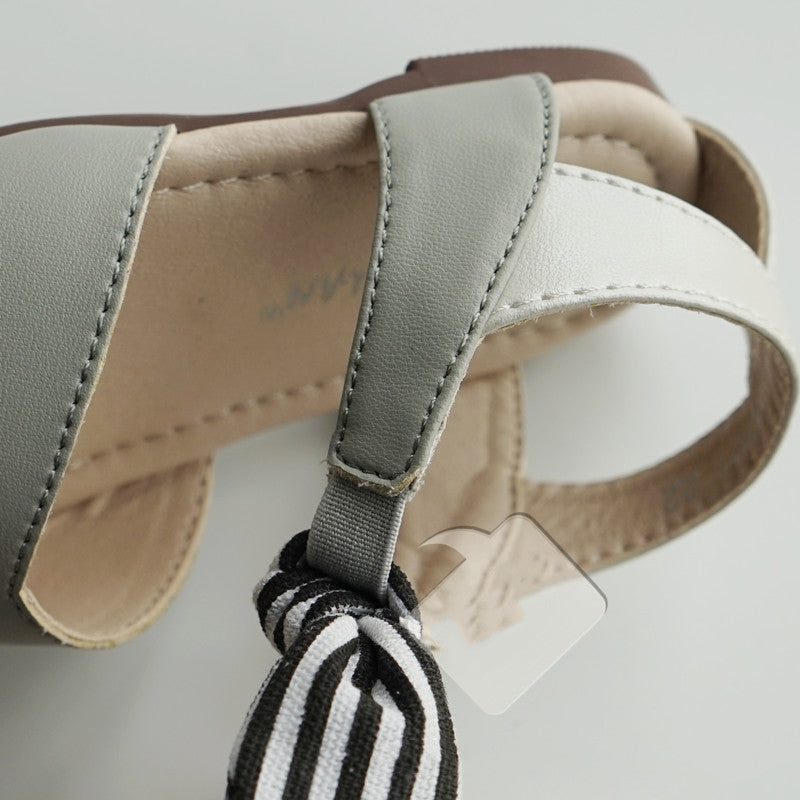 Striped bow pump