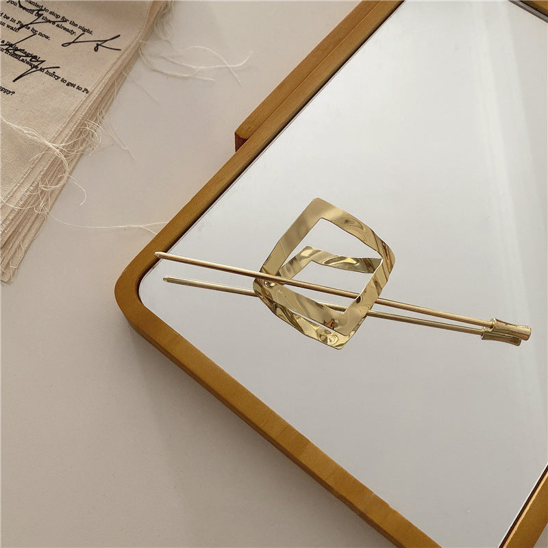 Simple Metal Wind Joker Fashion Dish Hair Hairpin