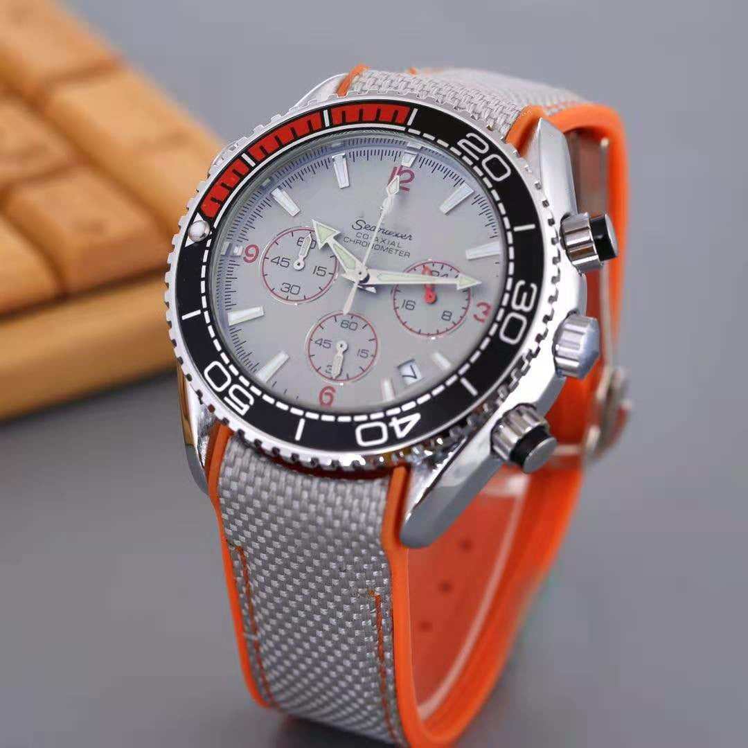 Men's 5 Needles 6 Needles Second Running Quartz Rubber Band Watch