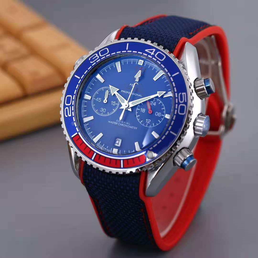 Men's 5 Needles 6 Needles Second Running Quartz Rubber Band Watch