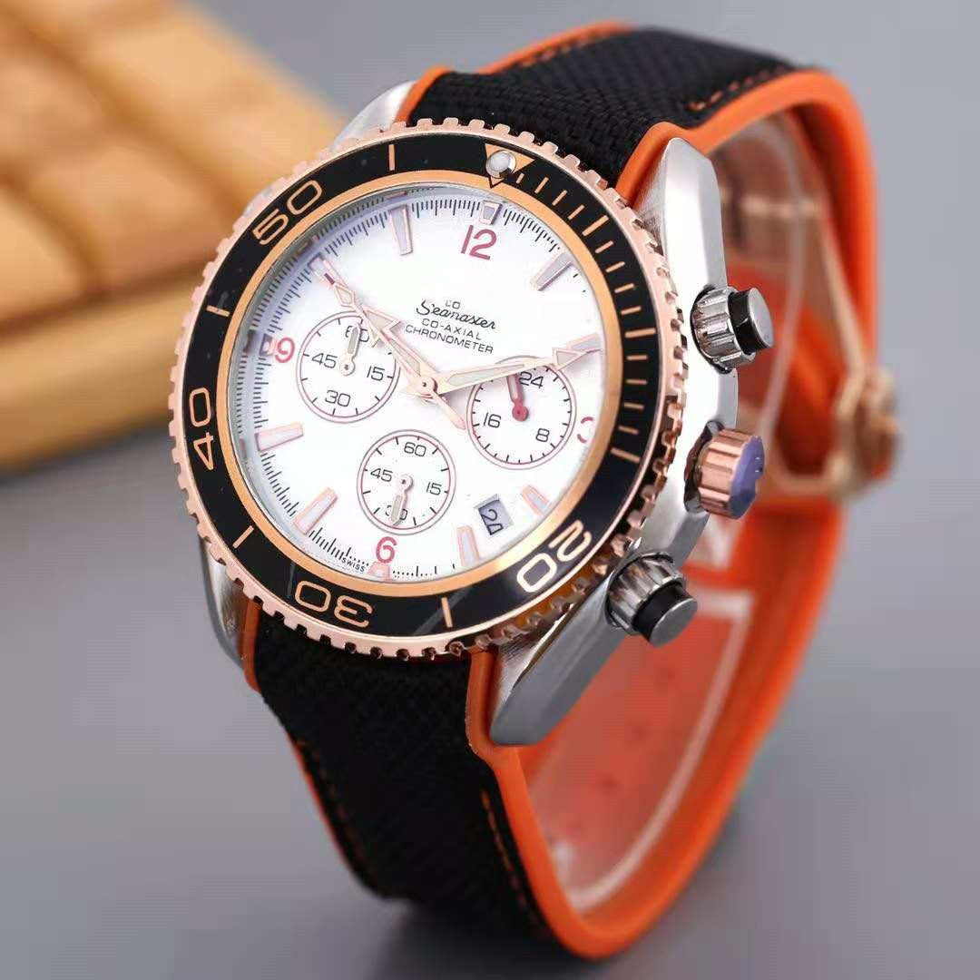 Men's 5 Needles 6 Needles Second Running Quartz Rubber Band Watch