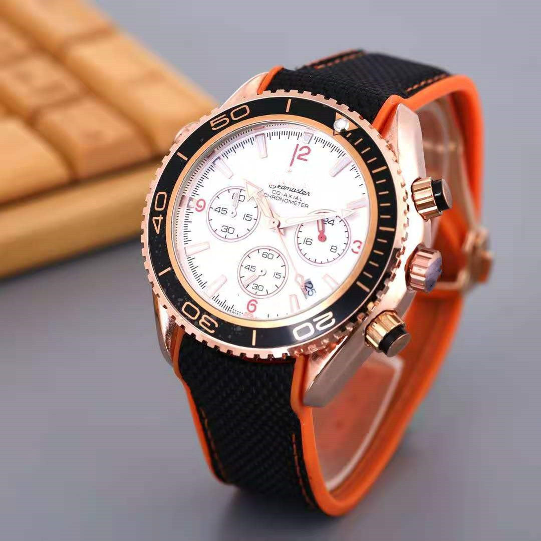 Men's 5 Needles 6 Needles Second Running Quartz Rubber Band Watch