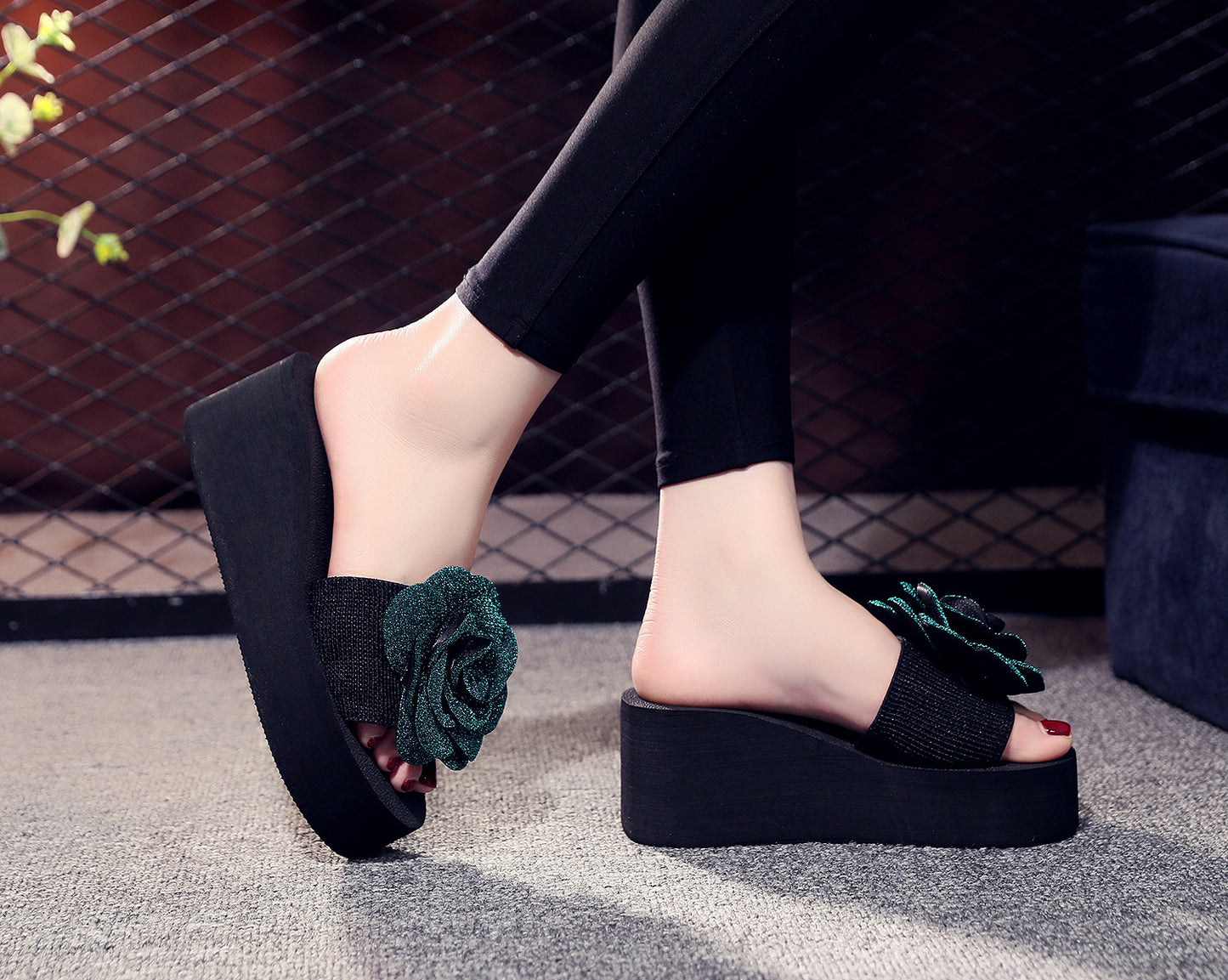 New Style Slippers Female Summer Big Flower Sandals And Slippers One-Word Slippers