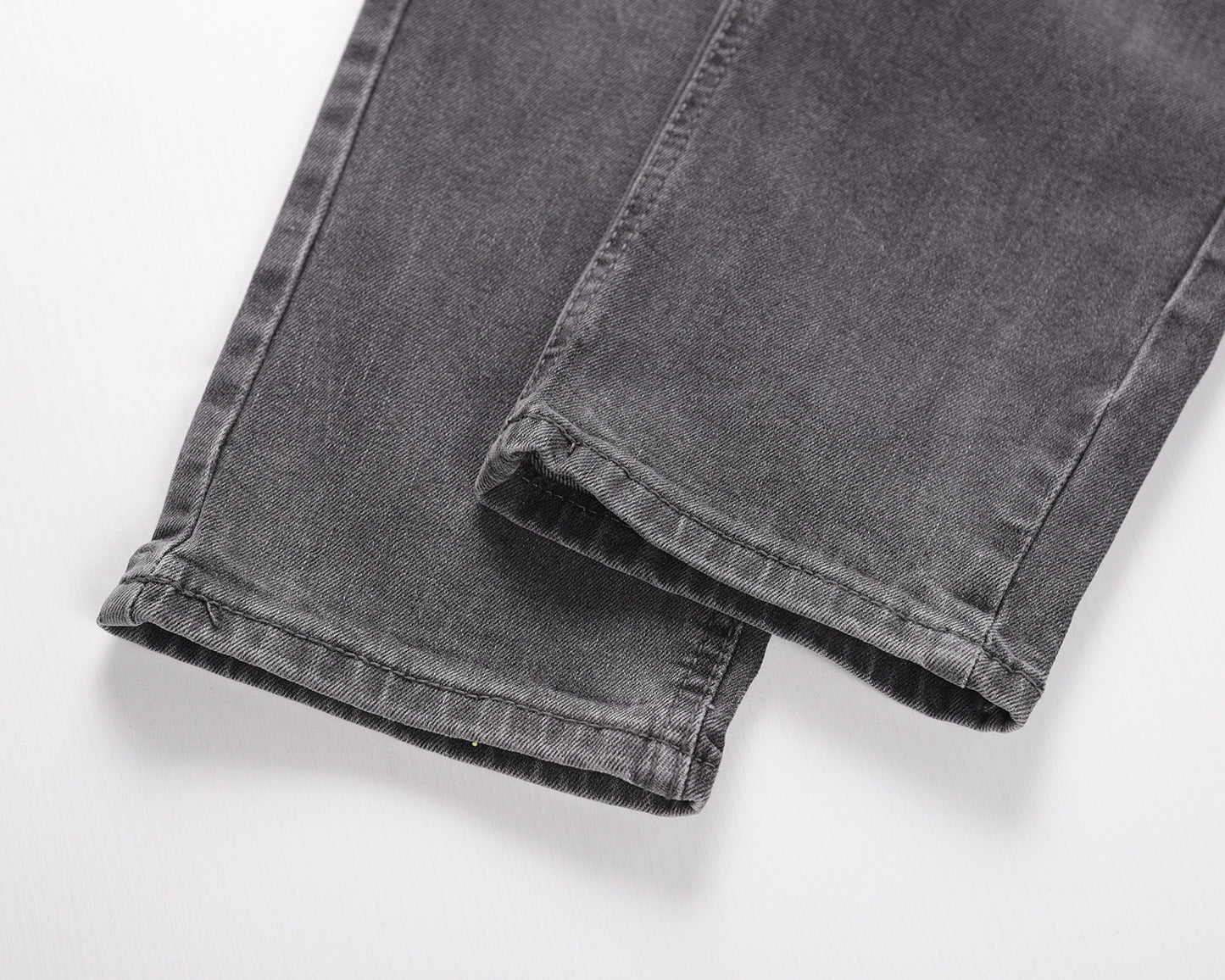Vask vand til at lave gamle slim stretch-jeans