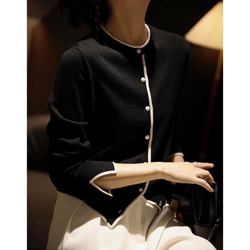 High-grade Classic Style Round Neck Sweater Outer