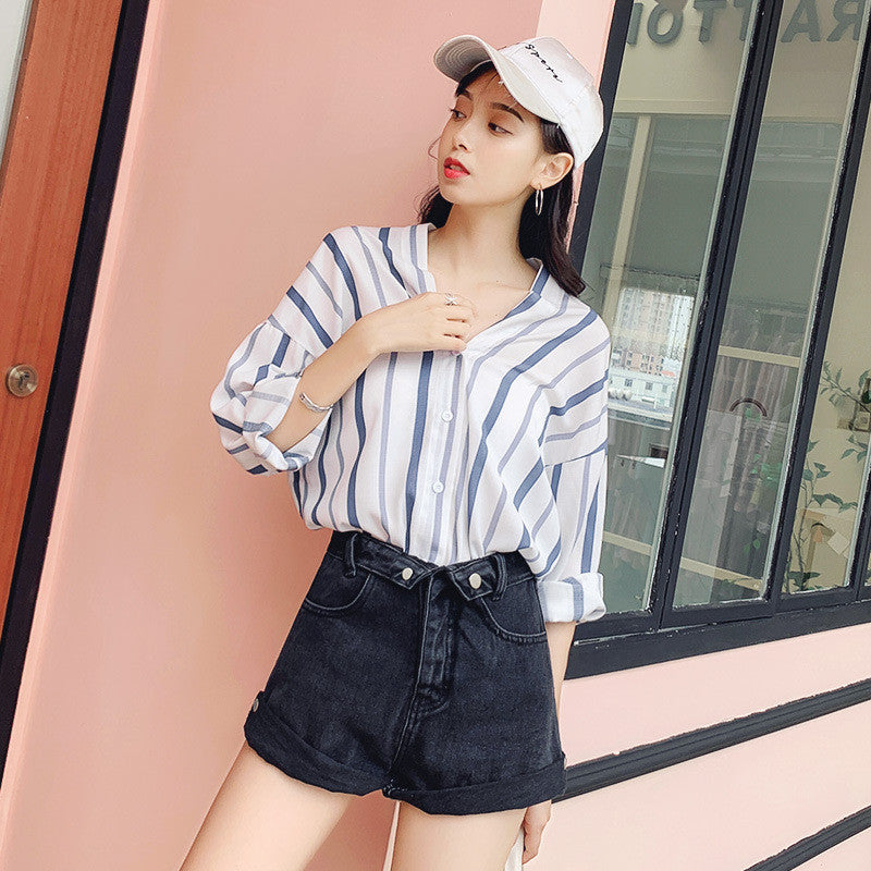 High-waisted Irregular High-waisted Light-colored Denim Shorts
