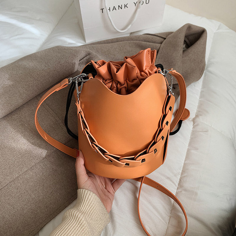 Autumn And Winter New Trendy Messenger Bag Niche Design Bucket Bag