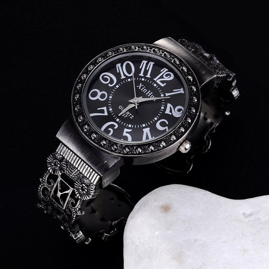 Women's Steel Band Bracelet Watch Creative Dial Girls Quartz Watch