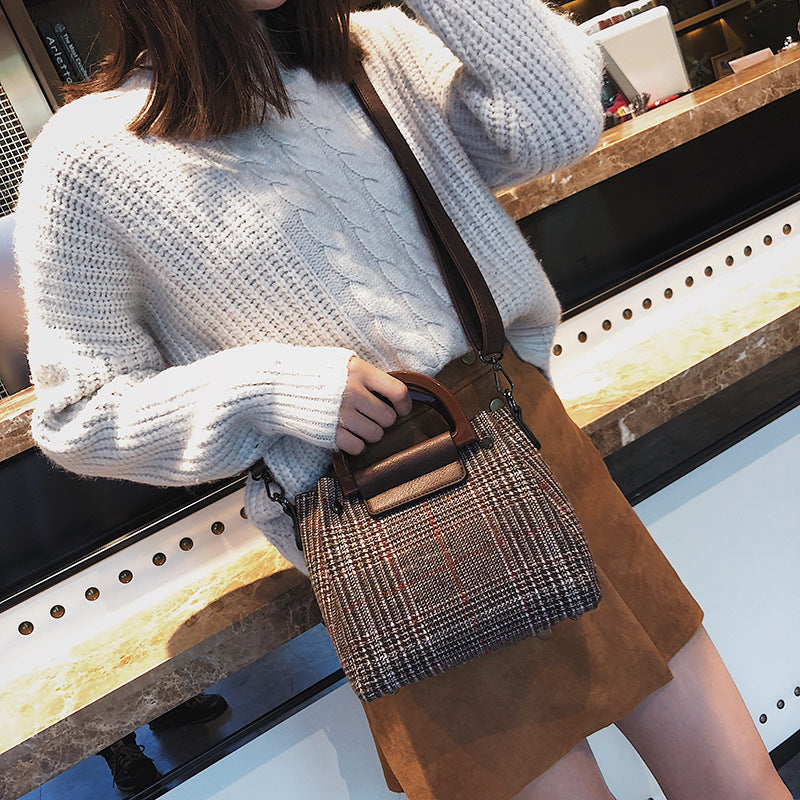 Fashion Portable Bucket Bag Winter Retro Single Shoulder Messenger Bag