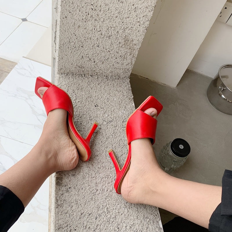 Early Spring Net Celebrity Catwalk Models Plain High-heeled Peas Sandals and Slippers