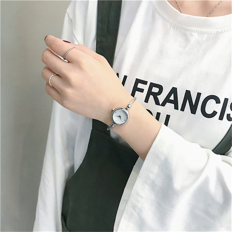 Fashion Temperament Retro Literary Small Dial Bracelet Watch